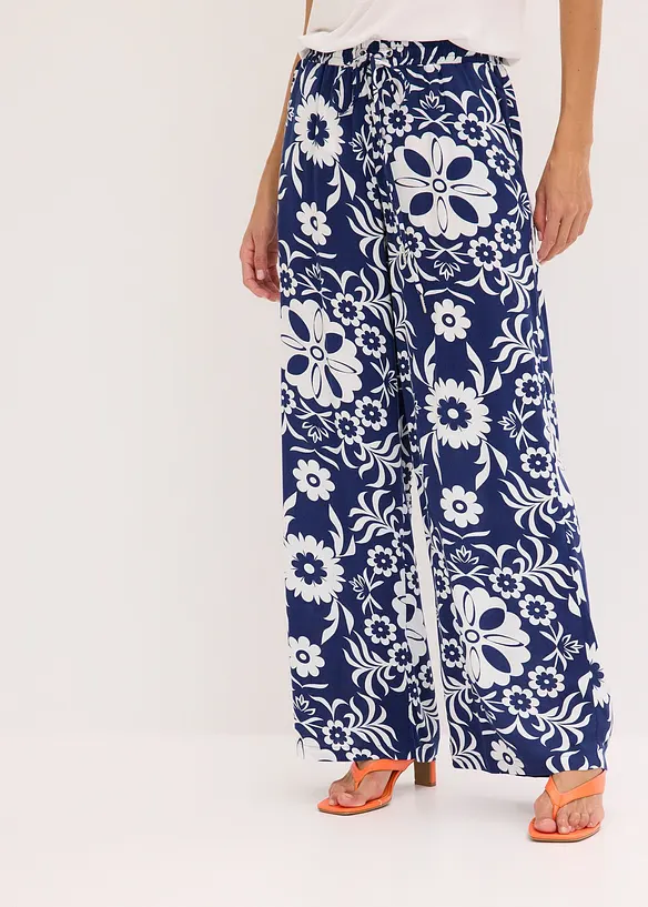 Marlenehose aus fließender Viskose in blau von vorne - bonprix