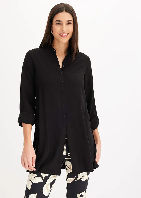 Longbluse aus fließender Viskose in schwarz von vorne (im Anschnitt) - bonprix