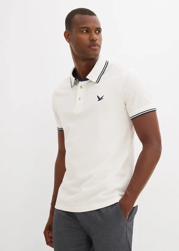 Poloshirt aus robustem Piqué in weiß von vorne (im Anschnitt) - bonprix