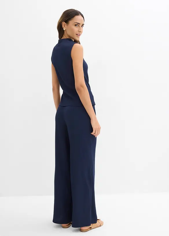 Shirt und Hose (2tlg.Set) aus strukturiertem Crêpe in blau von hinten (Totalaufnahme) - bonprix
