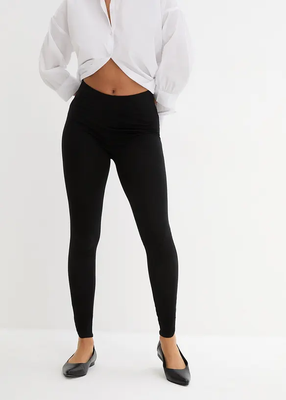 Knöchelfreie Leggings in schwarz von vorne - bonprix