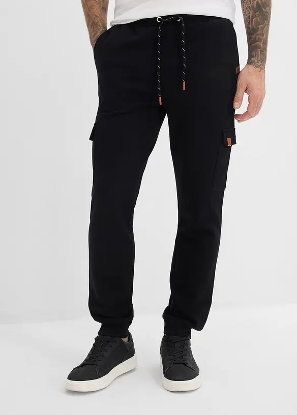 Regular Fit Jogginghose, Straight in schwarz von vorne - bonprix