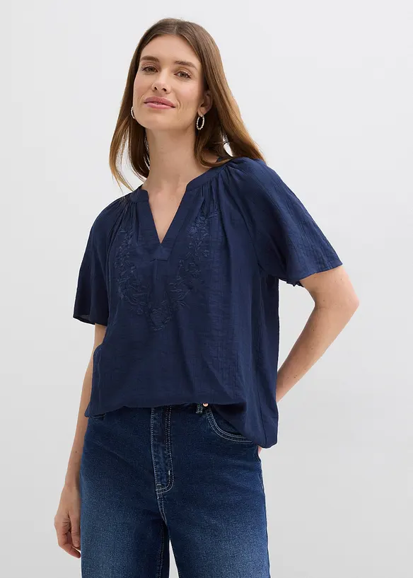 Kurzarmbluse aus strukturiertem Crinkle in blau von vorne (im Anschnitt) - bonprix Kurzarmbluse aus strukturiertem Crinkle in blau von vorne (im Anschnitt) - bonprix