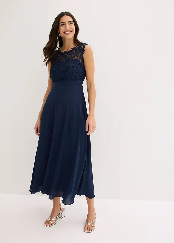 Maxikleid mit Spitze in blau von vorne (Totalaufnahme) - bonprix Maxikleid mit Spitze in blau von vorne (Totalaufnahme) - bonprix