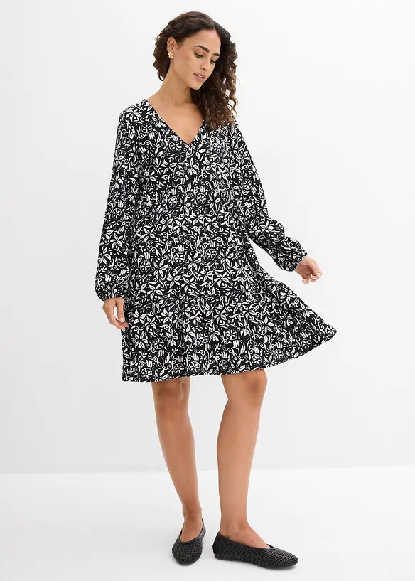 Tunika-Kleid aus leichtem Crêpe in schwarz von vorne (Totalaufnahme) - bonprix
