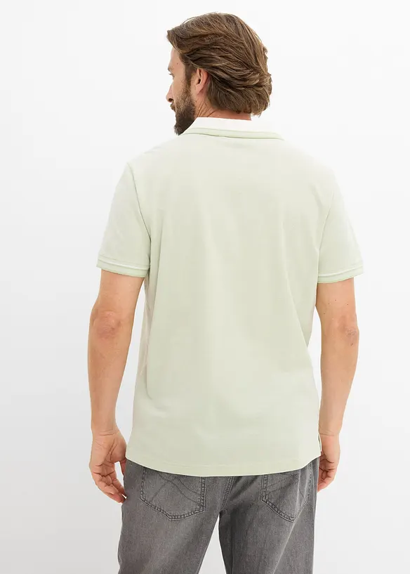 Poloshirt aus robustem Piqué in grün von hinten (im Anschnitt) - bonprix