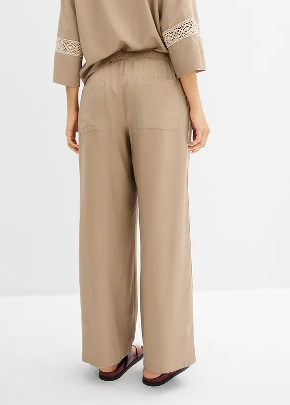 Lockere Hose aus fließender Viskose in braun von hinten - bonprix