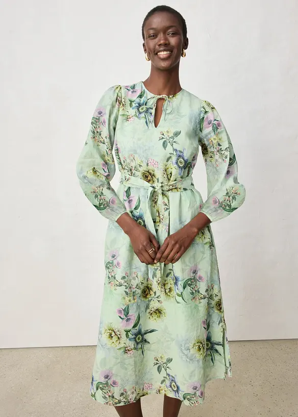 Maxikleid aus Ramie in grün von vorne (Totalaufnahme) - bonprix
