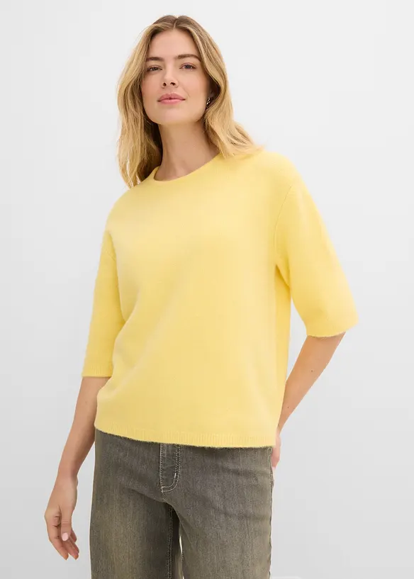 Oversize-Pullover in gelb von vorne (im Anschnitt) - bonprix