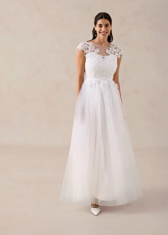 Brautkleid aus zartem Tüll mit Spitze in weiß von vorne (Totalaufnahme) - bonprix