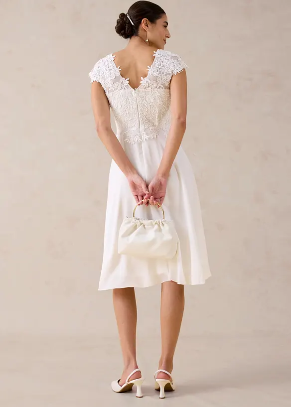 Brautkleid mit Spitze in weiß von hinten (Totalaufnahme) - bonprix Brautkleid mit Spitze in weiß von hinten (Totalaufnahme) - bonprix