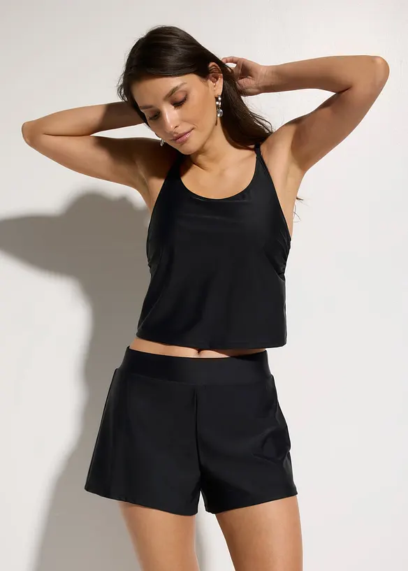 Tankini mit Badeshorts und integrierter Hose, schnelltrocknend (2-tlg.Set) in schwarz von vorne (Totalaufnahme) - bonprix