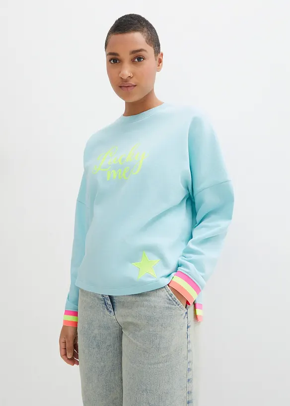 Oversize-Sweatshirt mit bunten Bündchen aus reiner Baumwolle in blau von vorne (im Anschnitt) - bonprix