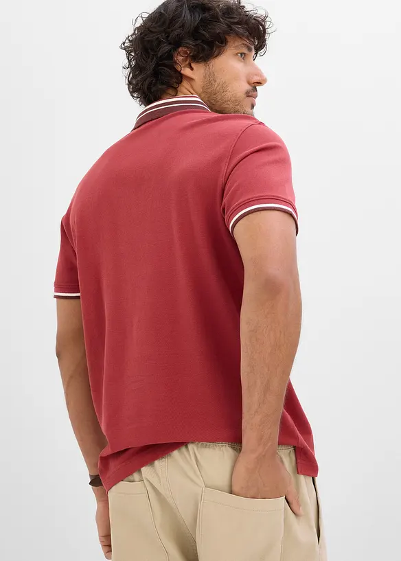 Poloshirt aus robustem Piqué in rot von hinten (im Anschnitt) - bonprix