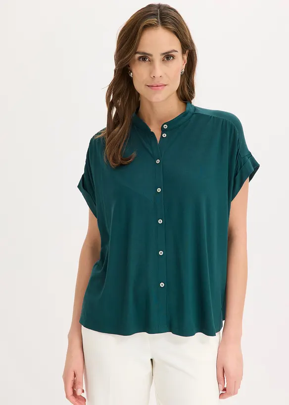 Shirtbluse aus softem Viskose Mix in grün von vorne (im Anschnitt) - bonprix