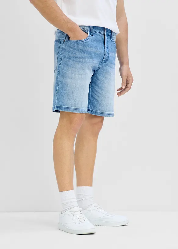 Leichte Jeans-Shorts mit Dehnbund, Relaxed Fit in blau von vorne - bonprix