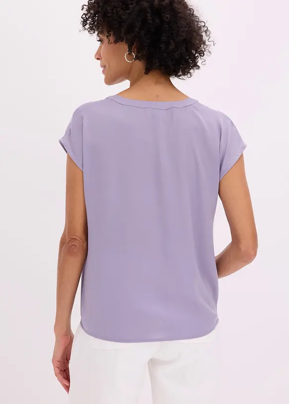 Lockere Satin-Kurzarmtunika mit überschnittenen Schultern in lila von hinten (im Anschnitt) - bonprix