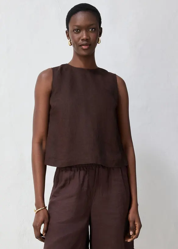 Kurzes Top aus reinem Leinen in braun von vorne (im Anschnitt) - bonprix Kurzes Top aus reinem Leinen in braun von vorne (im Anschnitt) - bonprix