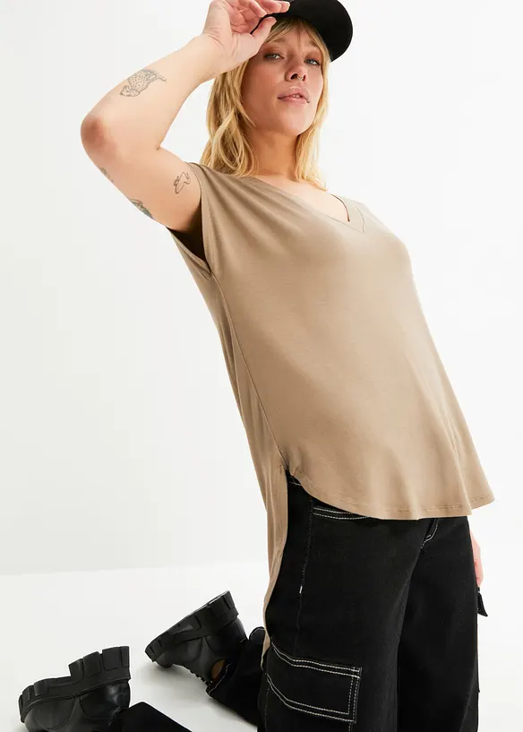 T-Shirt in grün von vorne (im Anschnitt) - bonprix