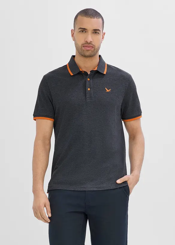 Poloshirt aus robustem Piqué in schwarz von vorne (im Anschnitt) - bonprix Poloshirt aus robustem Piqué in schwarz von vorne (im Anschnitt) - bonprix