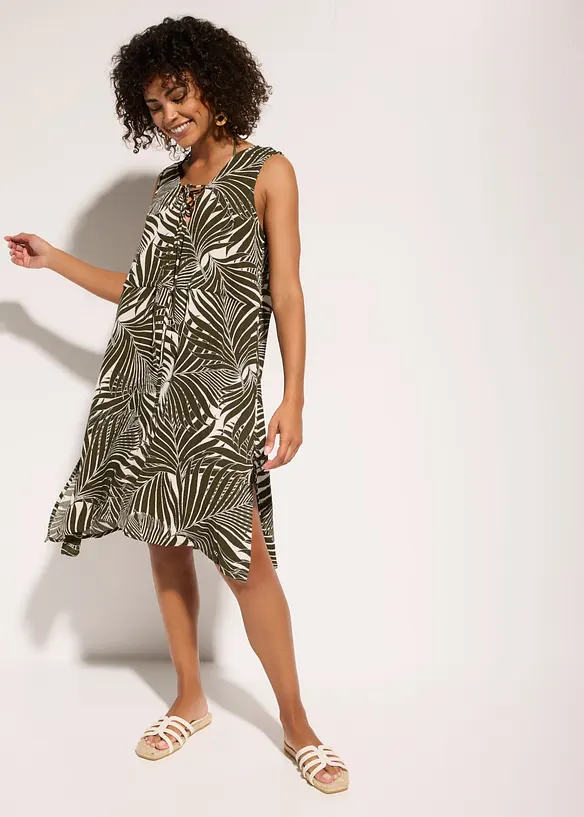 Strandkleid aus strukturierter Viskose in grün von vorne (Totalaufnahme) - bonprix