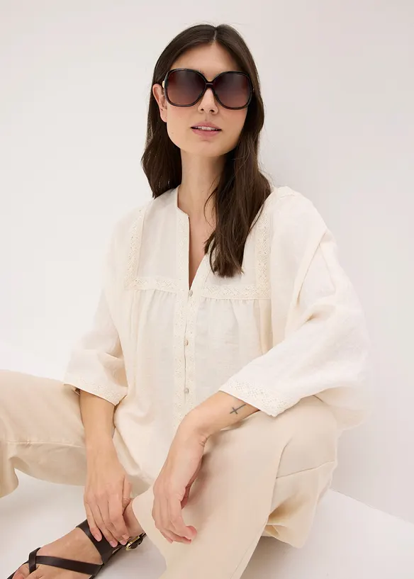 Sonnenbrille mit dekorativen Elementen in braun von vorne (im Anschnitt) - bonprix