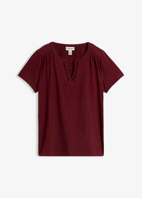 Baumwoll-Shirt mit dekorativem Ausschnitt in rot von vorne - bonprix