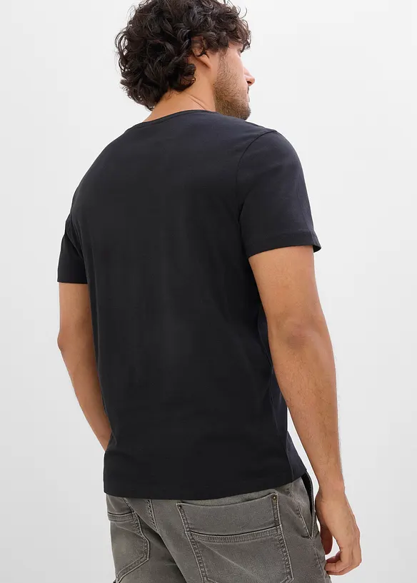 T-Shirt in Regular Fit (3er Pack) in schwarz von hinten (im Anschnitt) - bonprix