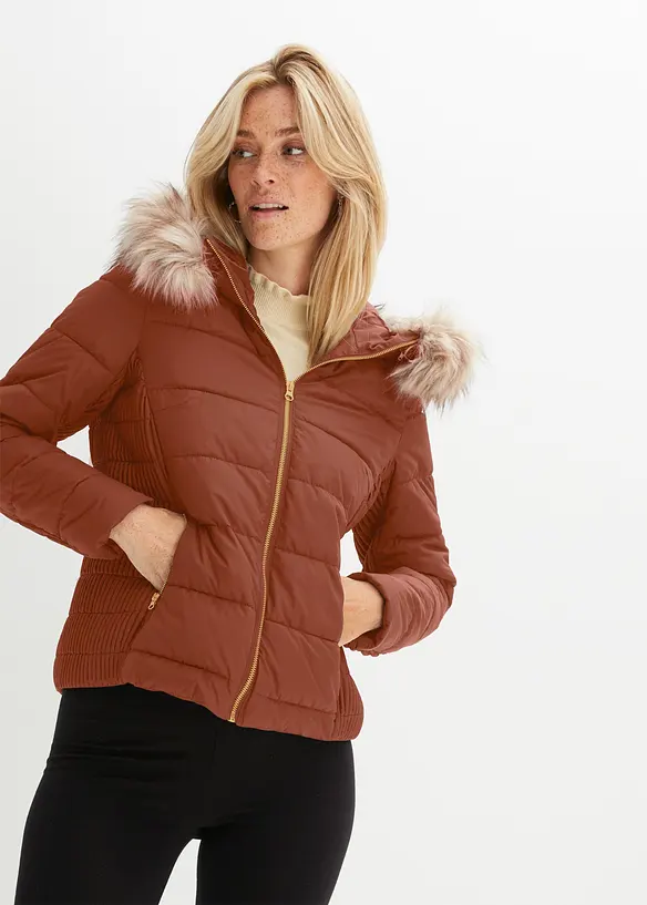 Steppjacke mit Fellimitatkragen in braun von vorne (im Anschnitt) - bonprix