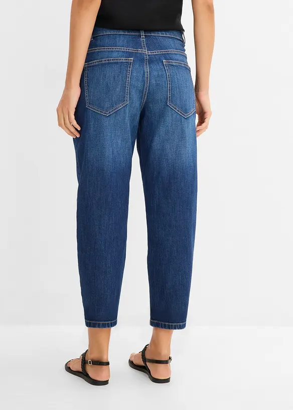 Mom-Jeans High Waist, cropped in blau von hinten - bonprix Mom-Jeans High Waist, cropped in blau von hinten - bonprix