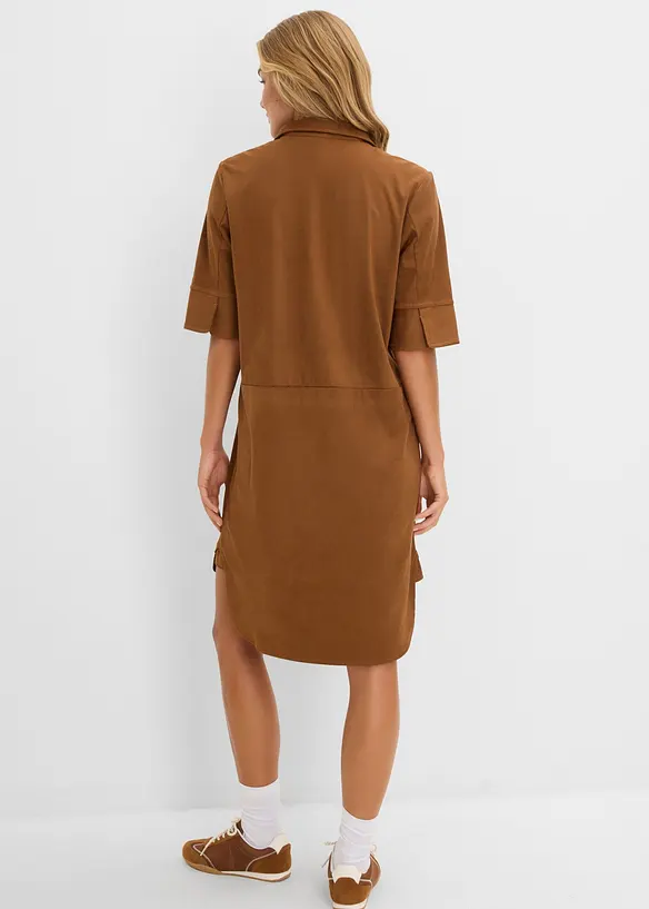 Hemdblusenkleid in Velourslederimitat in braun von hinten (Totalaufnahme) - bonprix