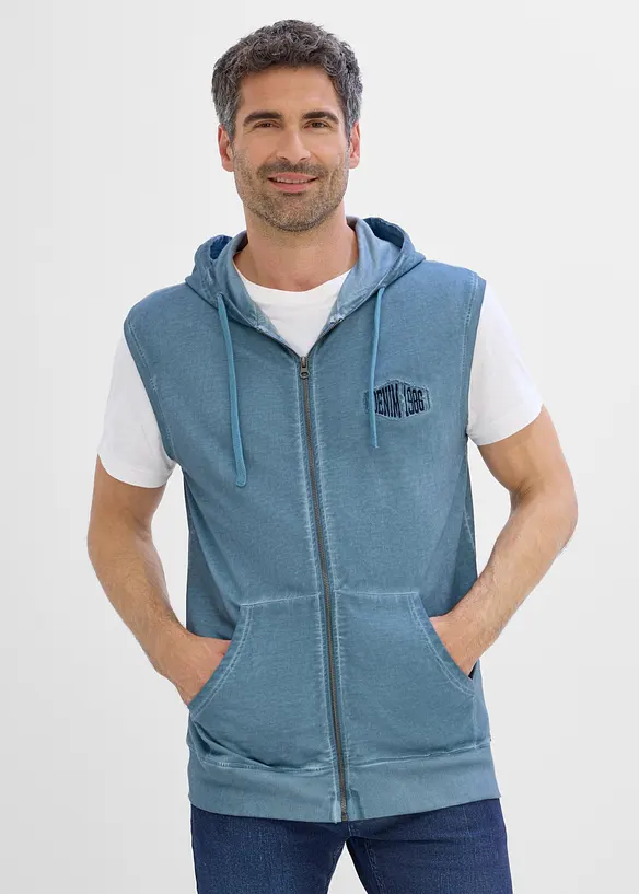 Kapuzen-Sweatweste aus reiner Baumwolle in blau von vorne (im Anschnitt) - bonprix