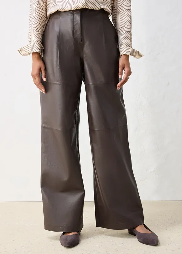 Lederhose mit Bundfalten in braun von vorne - bonprix Lederhose mit Bundfalten in braun von vorne - bonprix