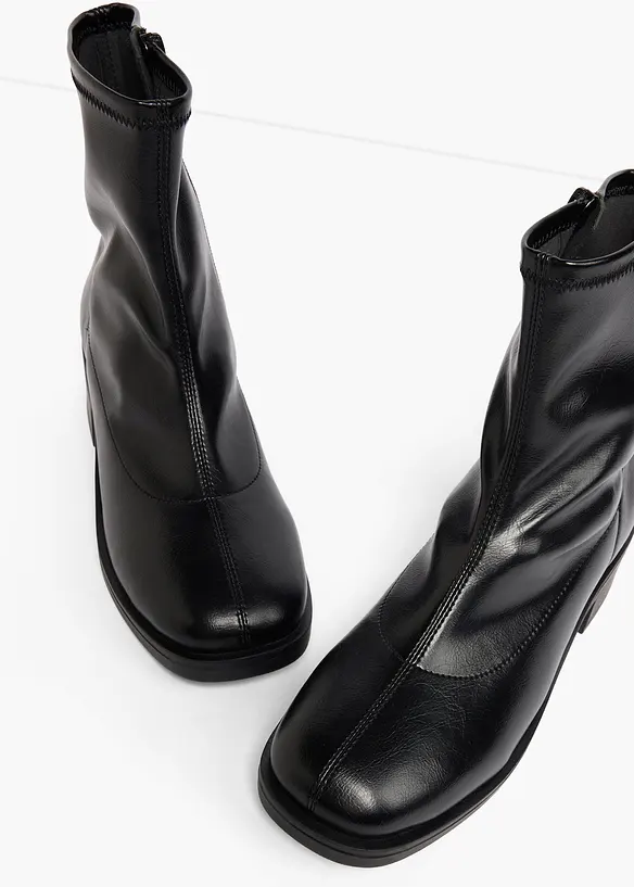 Boots mit flexiblem Schaft in schwarz - bonprix Boots mit flexiblem Schaft in schwarz - bonprix