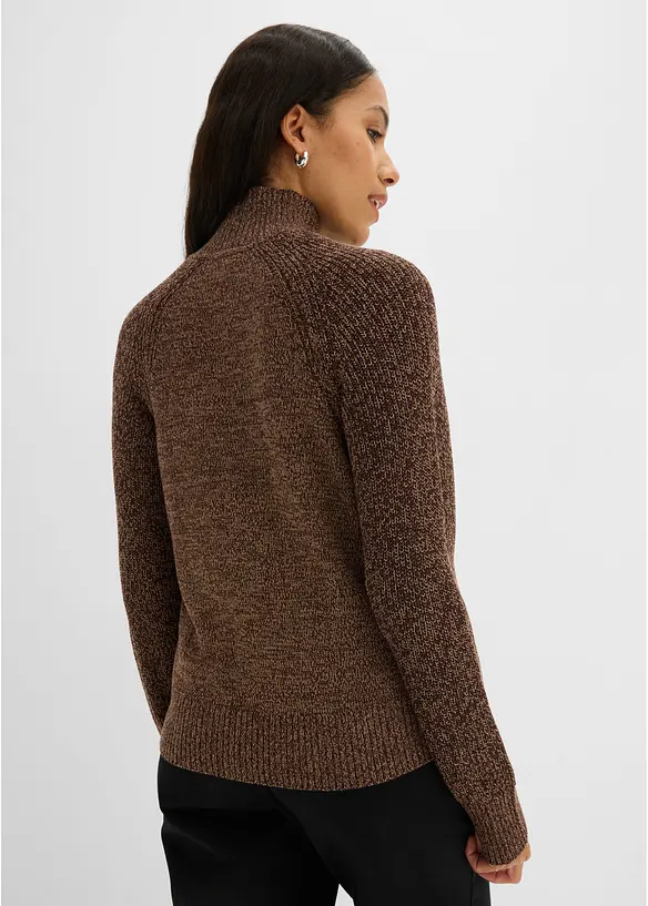 Grobstrick-Pullover mit Stehkragen in braun von hinten (im Anschnitt) - bonprix