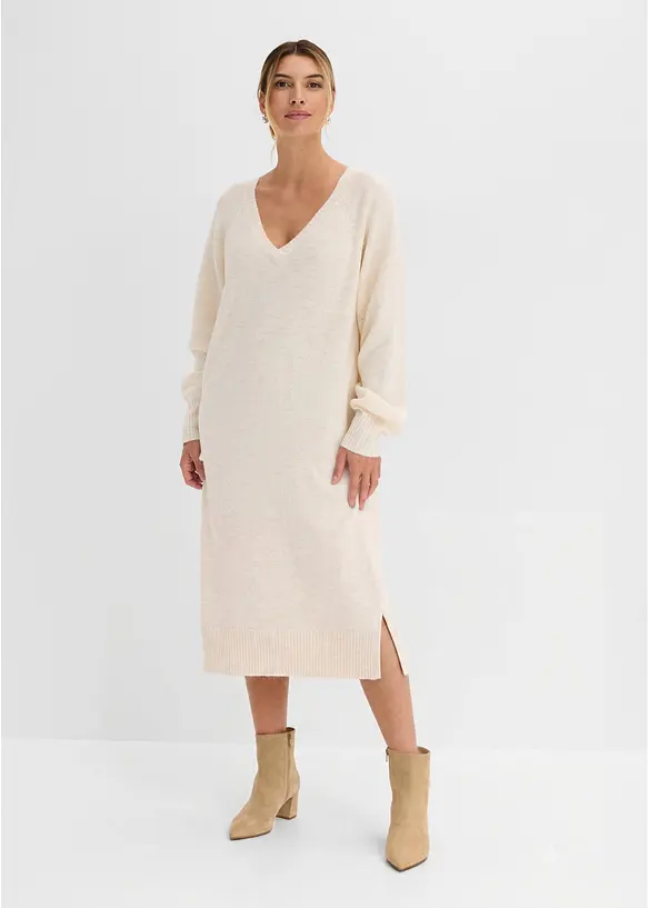 Oversized Strickkleid in Midilänge in beige von vorne (Totalaufnahme) - bonprix
