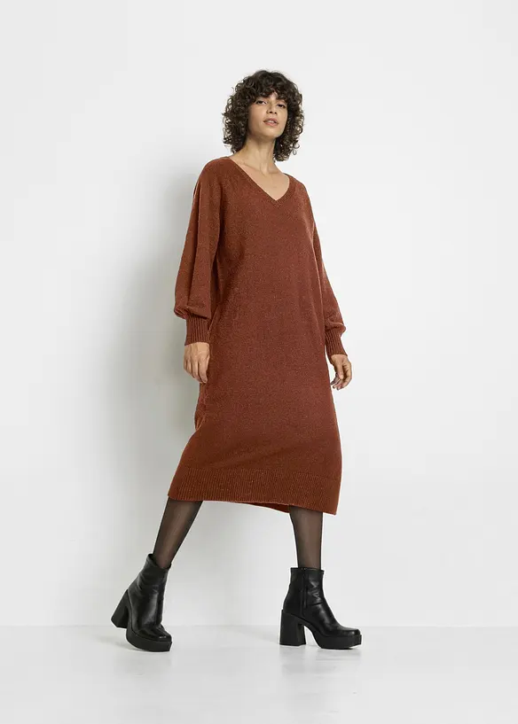 Oversized Strickkleid in Midilänge in braun von vorne (Totalaufnahme) - bonprix