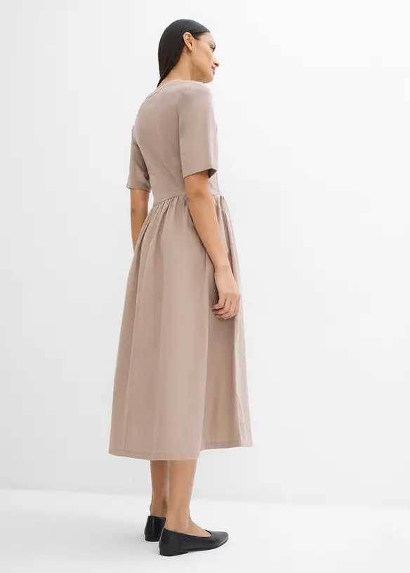 Midikleid aus Materialmix in braun von hinten (Totalaufnahme) - bonprix