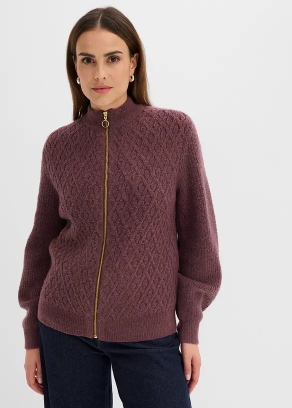 Strickjacke mit Zopfmuster in lila von vorne (im Anschnitt) - bonprix Strickjacke mit Zopfmuster in lila von vorne (im Anschnitt) - bonprix
