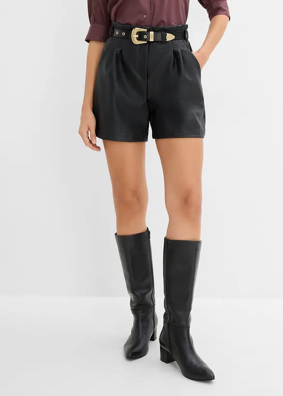 Lederimitat-Shorts mit Gürtel in schwarz von vorne - bonprix Lederimitat-Shorts mit Gürtel in schwarz von vorne - bonprix
