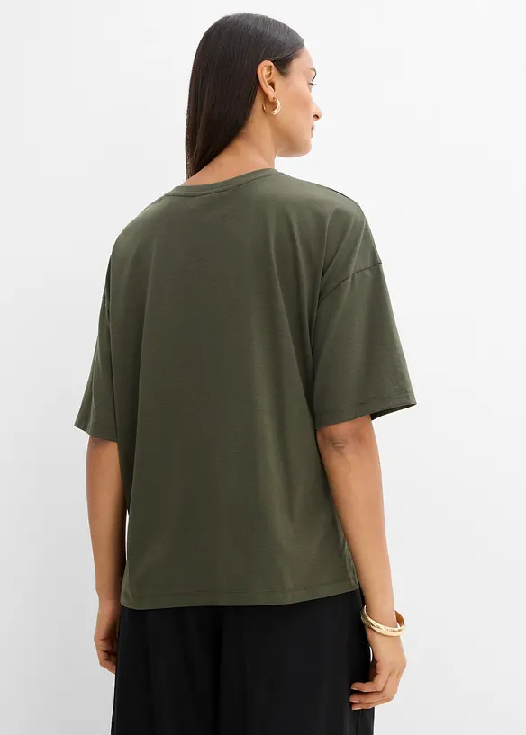 Oversized T-Shirt in grün von hinten (im Anschnitt) - bonprix