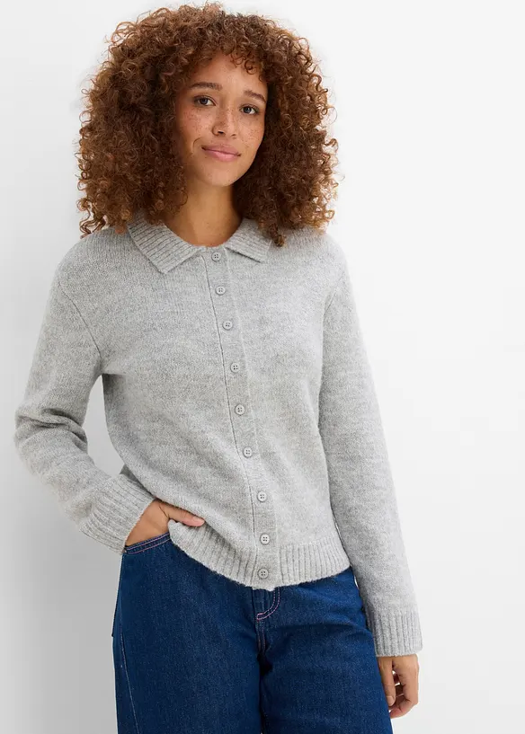 Strickjacke in grau von vorne (im Anschnitt) - bonprix Strickjacke in grau von vorne (im Anschnitt) - bonprix