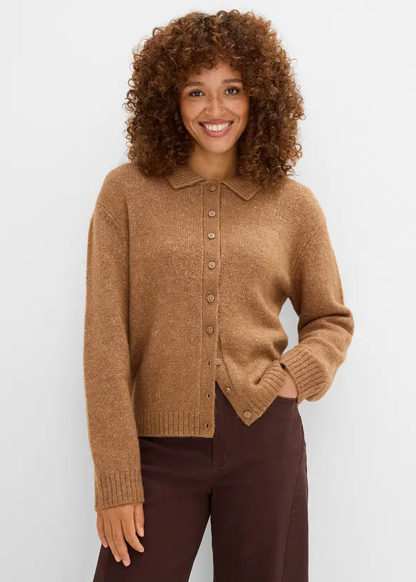 Strickjacke in braun von vorne (im Anschnitt) - bonprix Strickjacke in braun von vorne (im Anschnitt) - bonprix