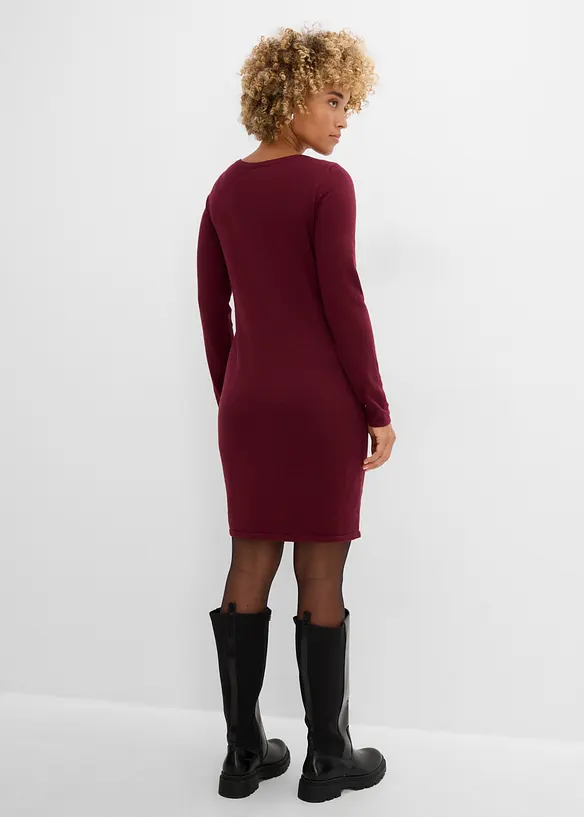 Strickkleid mit legerem Schnitt in rot von hinten (Totalaufnahme) - bonprix Strickkleid mit legerem Schnitt in rot von hinten (Totalaufnahme) - bonprix