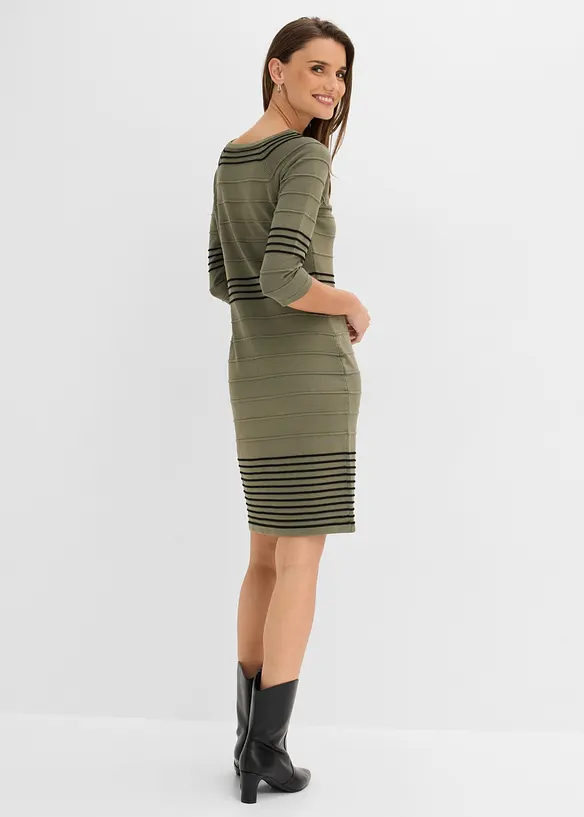 Strickkleid aus weichem Viskose-Mix in grün von hinten (Totalaufnahme) - bonprix Strickkleid aus weichem Viskose-Mix in grün von hinten (Totalaufnahme) - bonprix