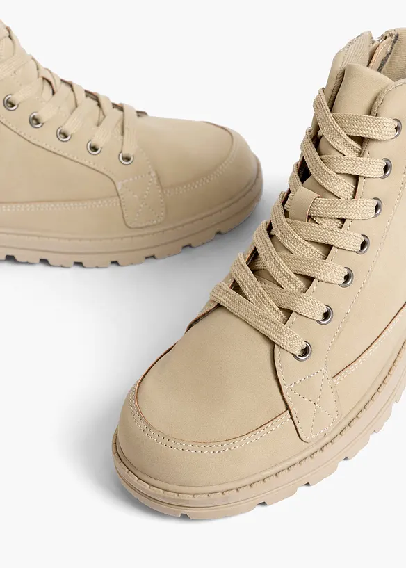 Schnürboots mit Profilsohle in beige - bonprix