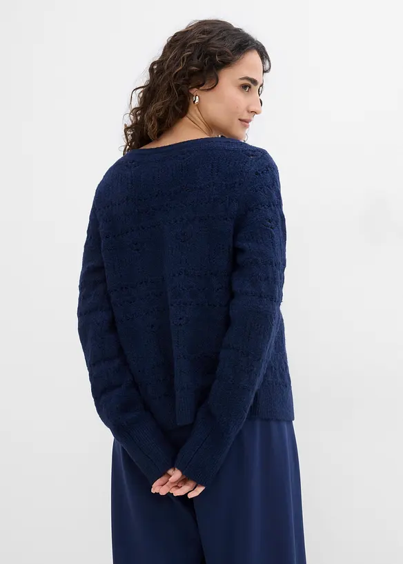 Ajourjacke mit durchgehender Knopfleiste in blau von hinten (im Anschnitt) - bonprix