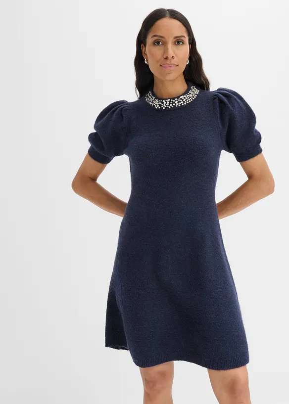 Strickkleid mit Strass-Applikation in blau von vorne (Totalaufnahme) - bonprix Strickkleid mit Strass-Applikation in blau von vorne (Totalaufnahme) - bonprix