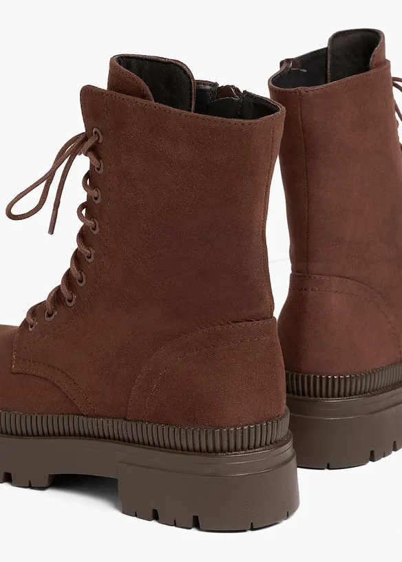 Schnürboots mit Profilsohle in braun - bonprix