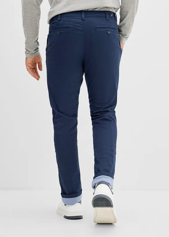Chinohose mit verstellbarem Bund und Thermofutter, Straight in blau von hinten - bonprix